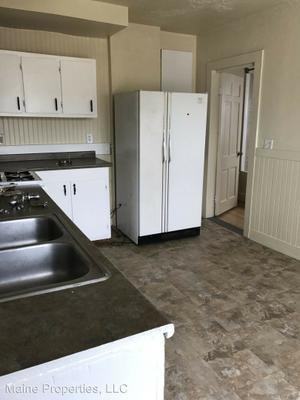 576 Washington Ave - Photo 3 of 13