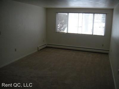 1006 18th St - Photo 2 of 6