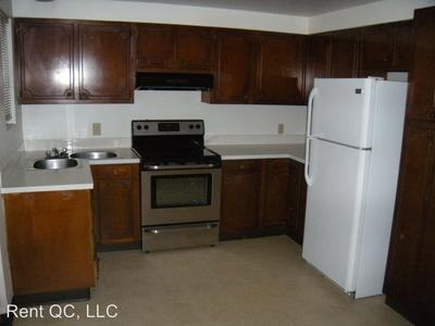 1006 18th St - Photo 3 of 6