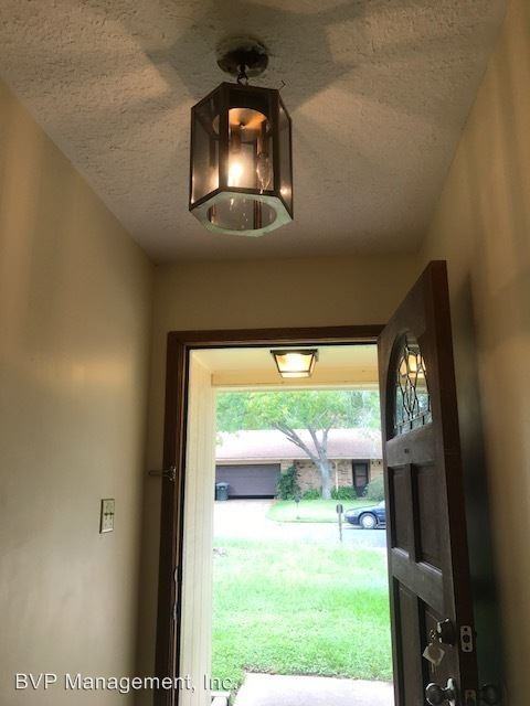 3019 Jennifer Dr - Photo 2 of 21
