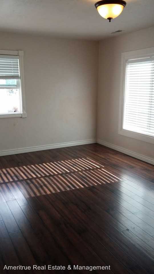 75 N 1810 W St - Photo 2 of 13