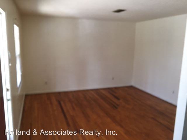 106 Greenwood St - Photo 3 of 6