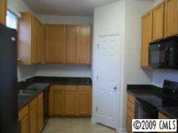 3385 Streamside Dr - Photo 2 of 8