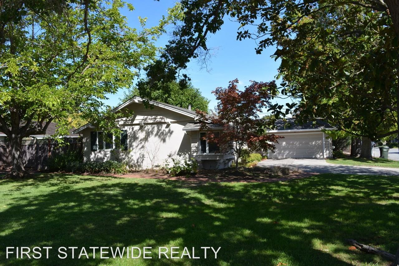 1722 Juarez Ave - Photo 2 of 17