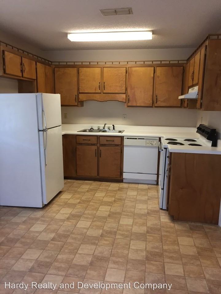 5 Rockcreek Dr - Photo 3 of 9