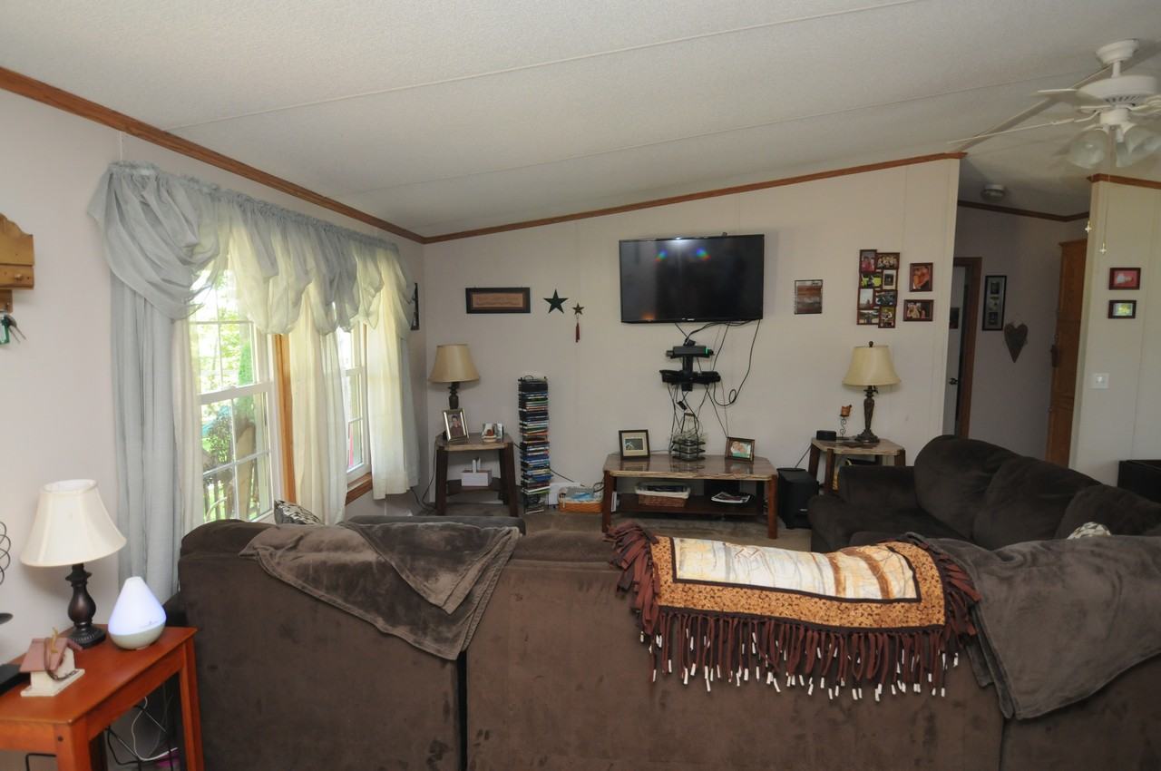 5642 Pigeon Hill Rd - Photo 2 of 24