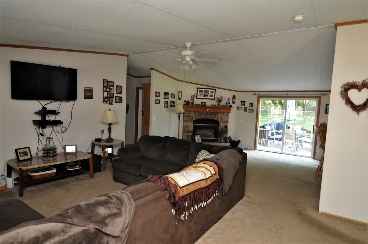 5642 Pigeon Hill Rd - Photo 3 of 24