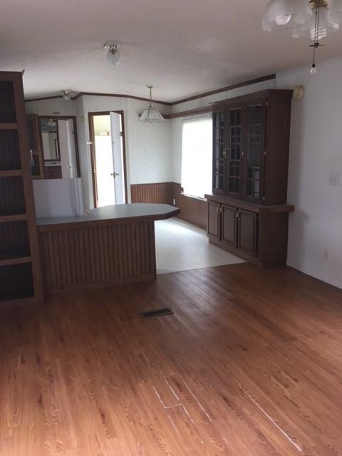 121 Gattis St - Photo 3 of 5