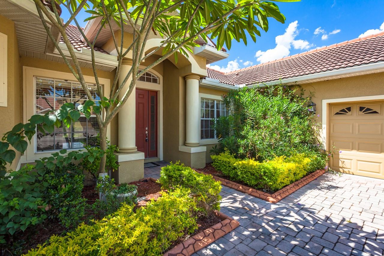 3964 Sunset Lake Dr - Photo 2 of 47