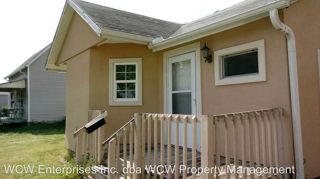 1029 SW Plass Ave - Photo 2 of 17