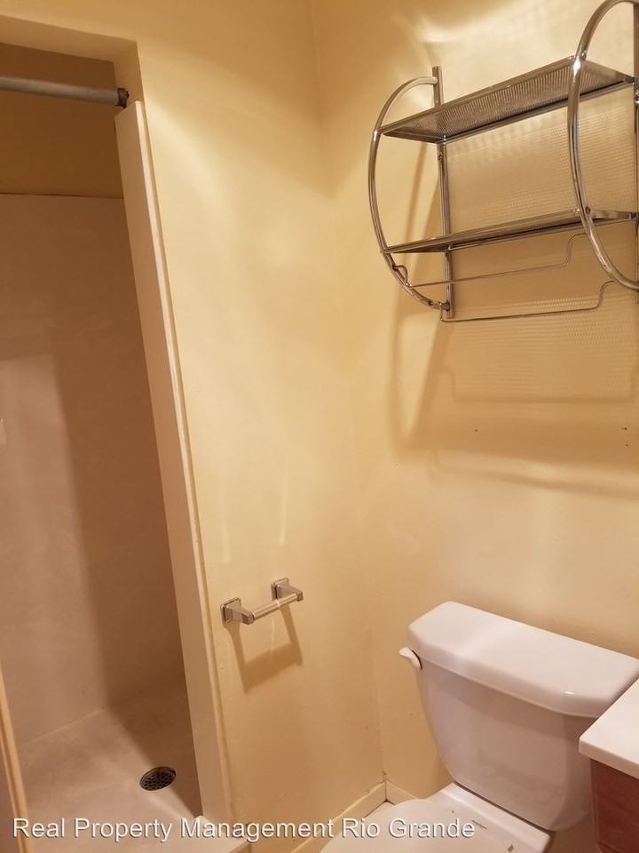 11609 Clifford Ave NE - Photo 3 of 8