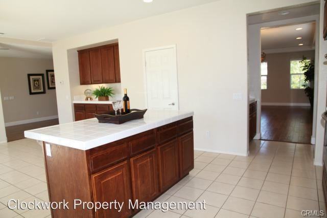 8775 Gentle Wind Dr - Photo 3 of 15