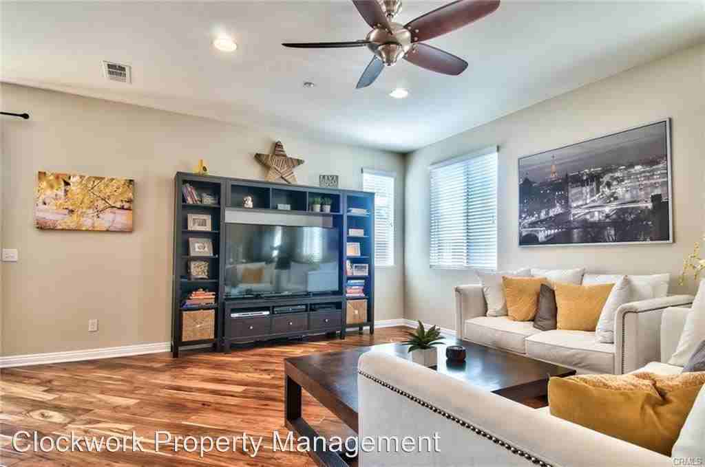 3318 Clipstone Ct - Photo 3 of 25