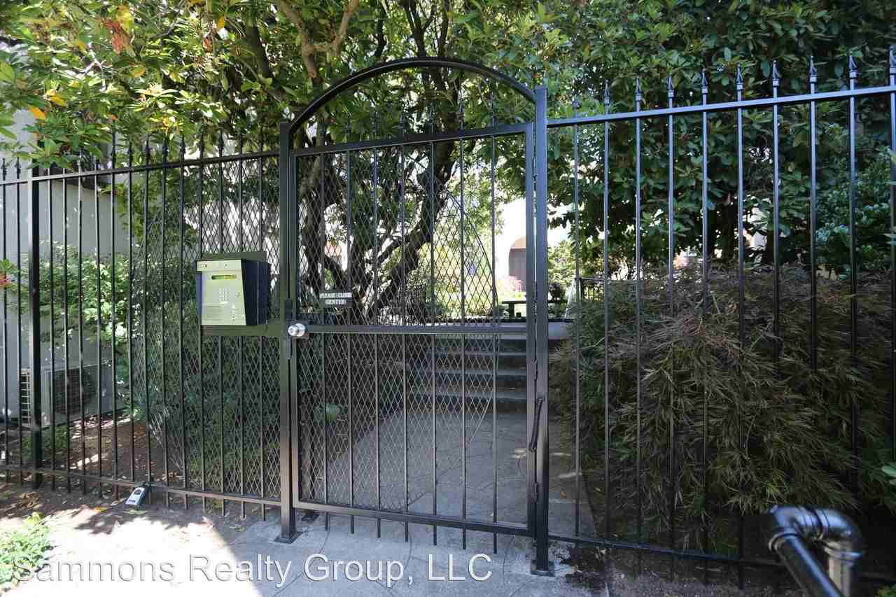 2325 NE Flanders St #7 - Photo 2 of 23