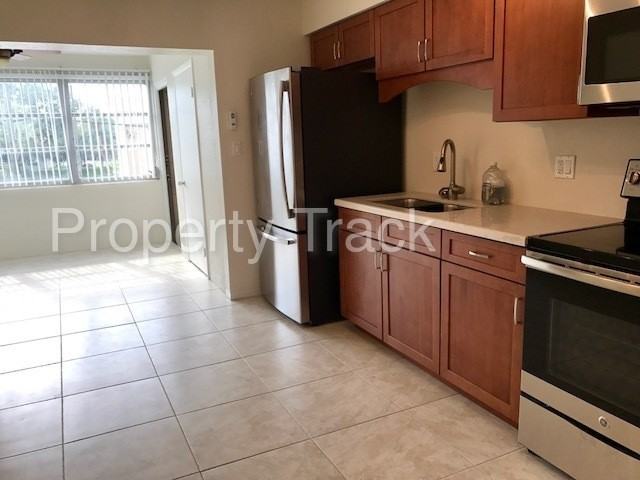 1326 Snell Isle Blvd NE #3 - Photo 3 of 38