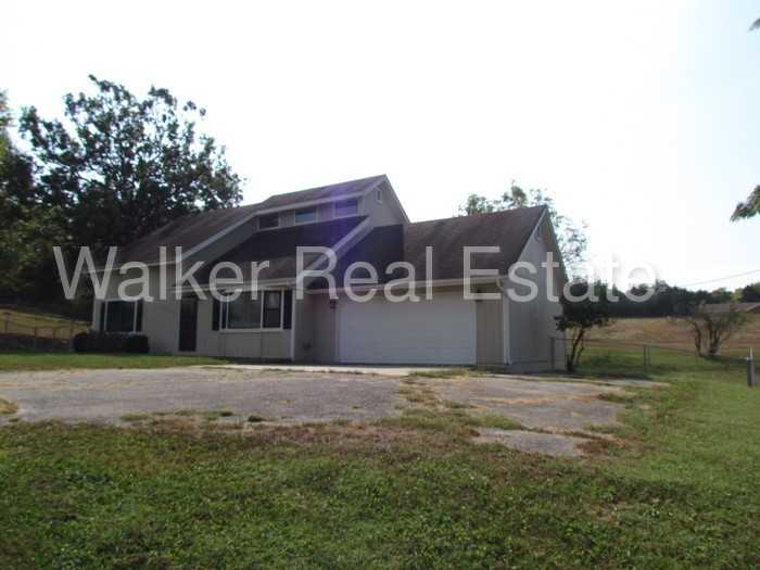 13744 Cowgill Rd - Photo 3 of 50