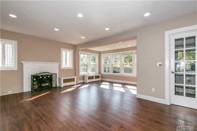 5 Burbury Ln - Photo 3 of 20