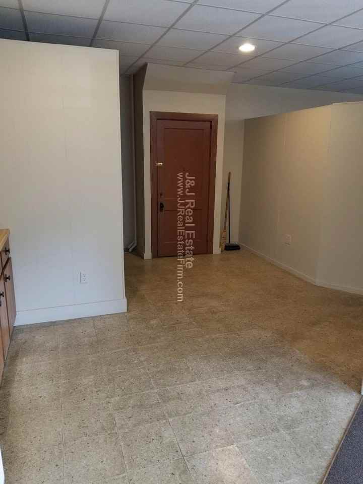 130 Lovell St - Photo 3 of 7