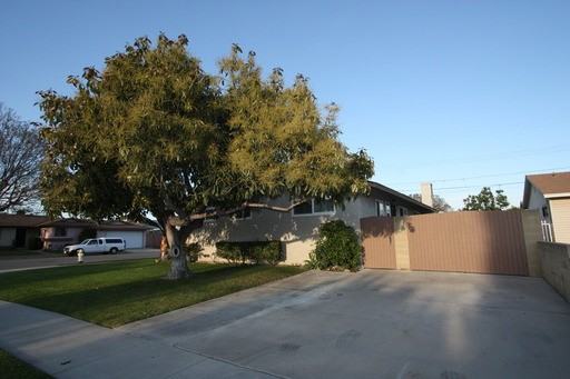 202 S Agate St - Photo 2 of 15