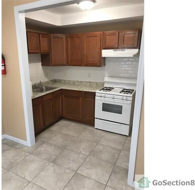 200 Cooper Ave - Photo 2 of 9