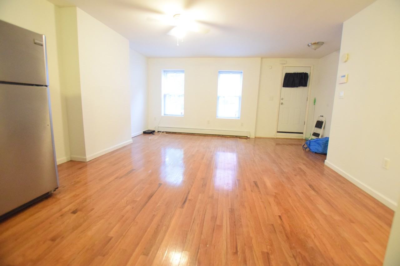 98 Howard Avenue #yy