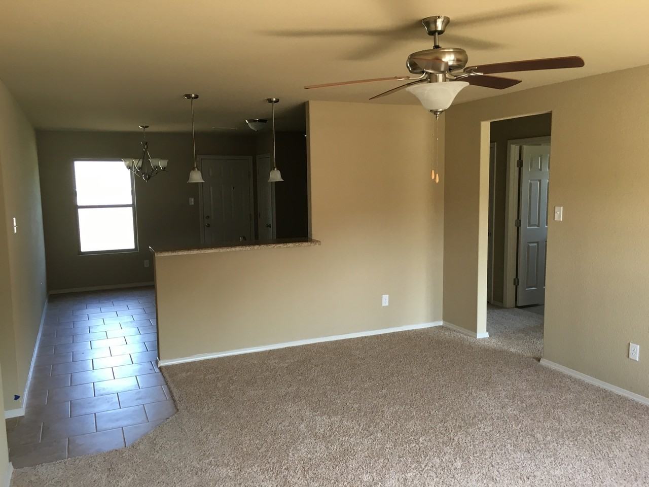 142 Cabot Ln - Photo 2 of 10