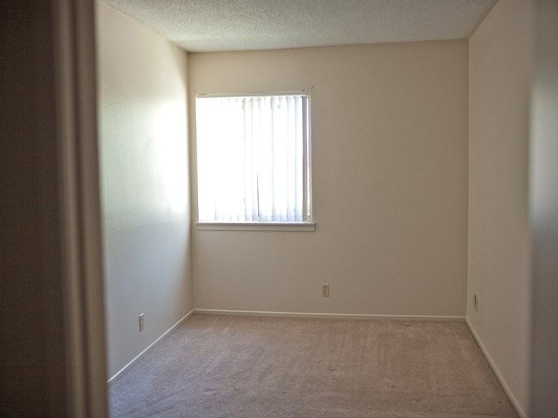 401 W Columbus St - Photo 2 of 5