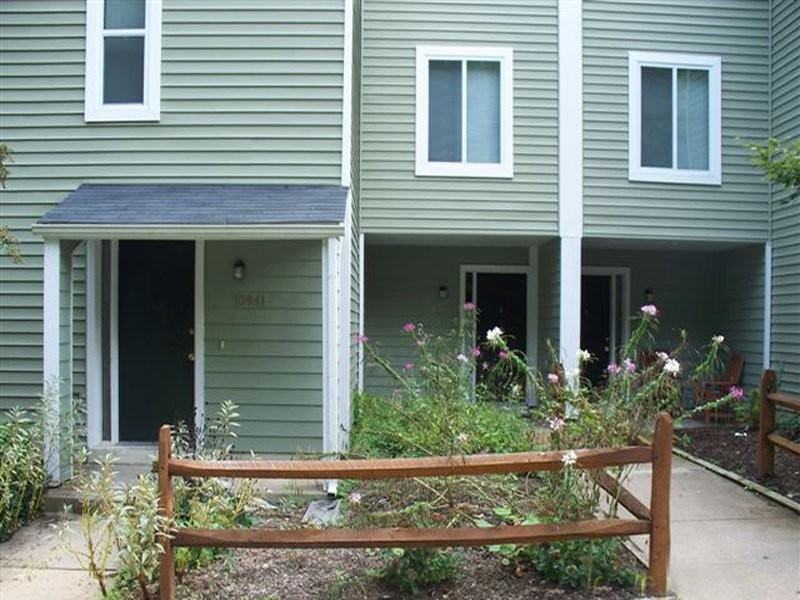 10550 Oak Bluff Ct - Photo 2 of 5