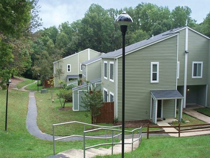 10550 Oak Bluff Ct - Photo 3 of 5