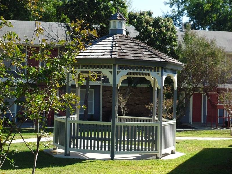 5901 Flynn Dr - Photo 2 of 3