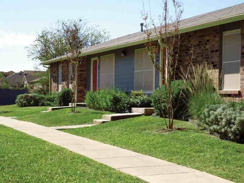 5901 Flynn Dr - Photo 3 of 3