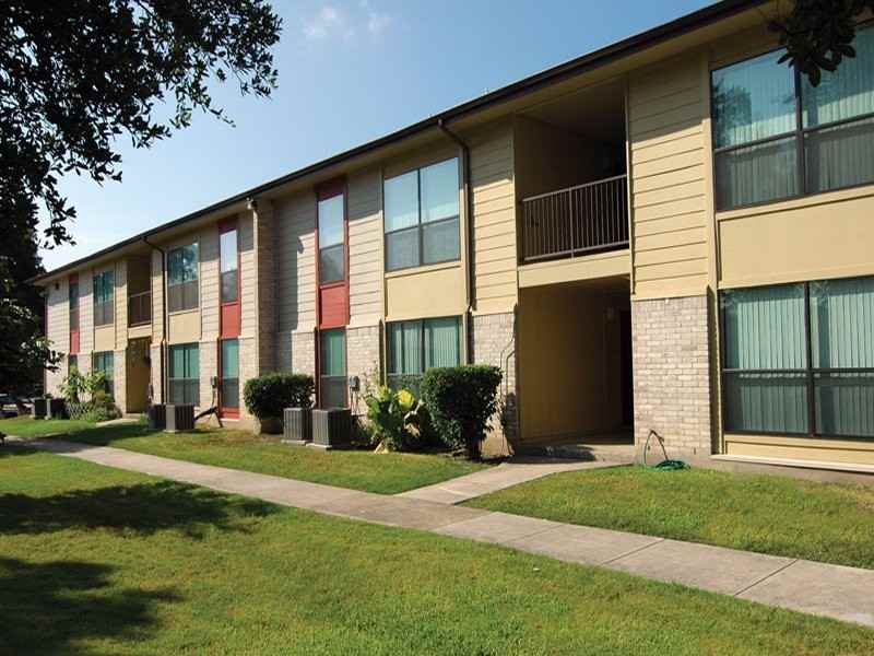 2914 Roosevelt Ave - Photo 2 of 2