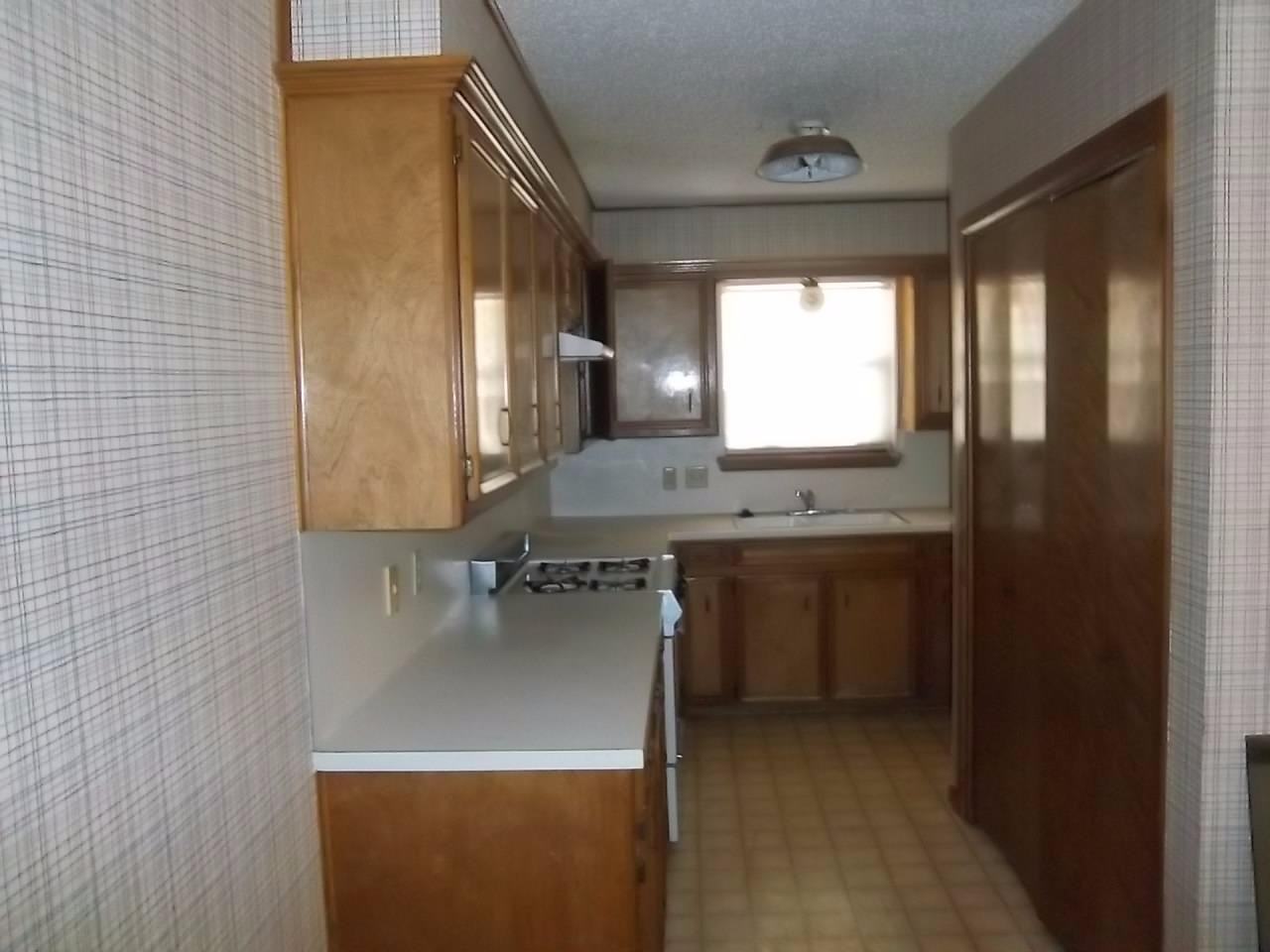 1604 28th St - Photo 2 of 8