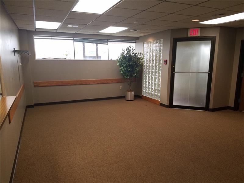 1829 University Dr - Photo 3 of 11