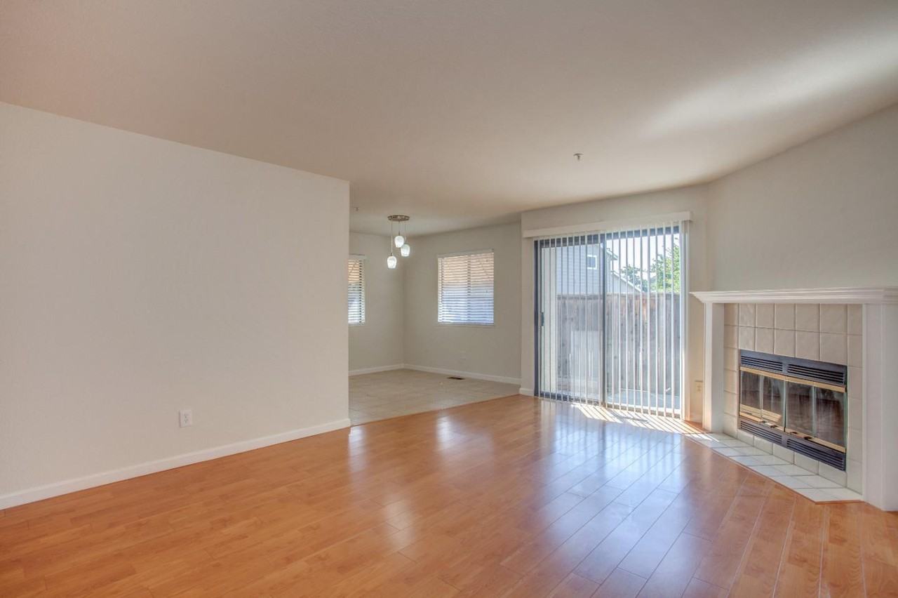 144 Albacore Ln - Photo 3 of 16