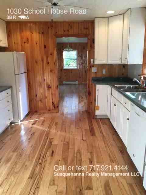 1030 School House Rd - Photo 2 of 16