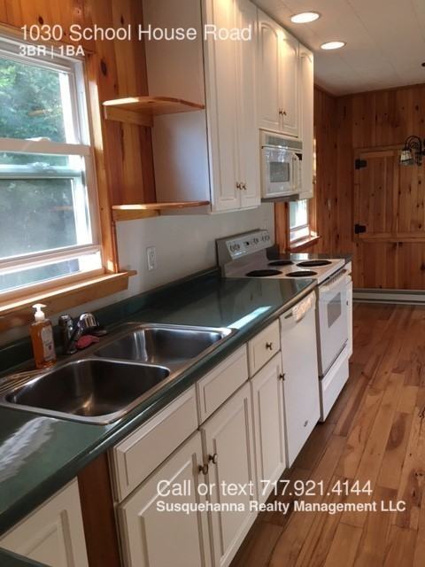 1030 School House Rd - Photo 3 of 16