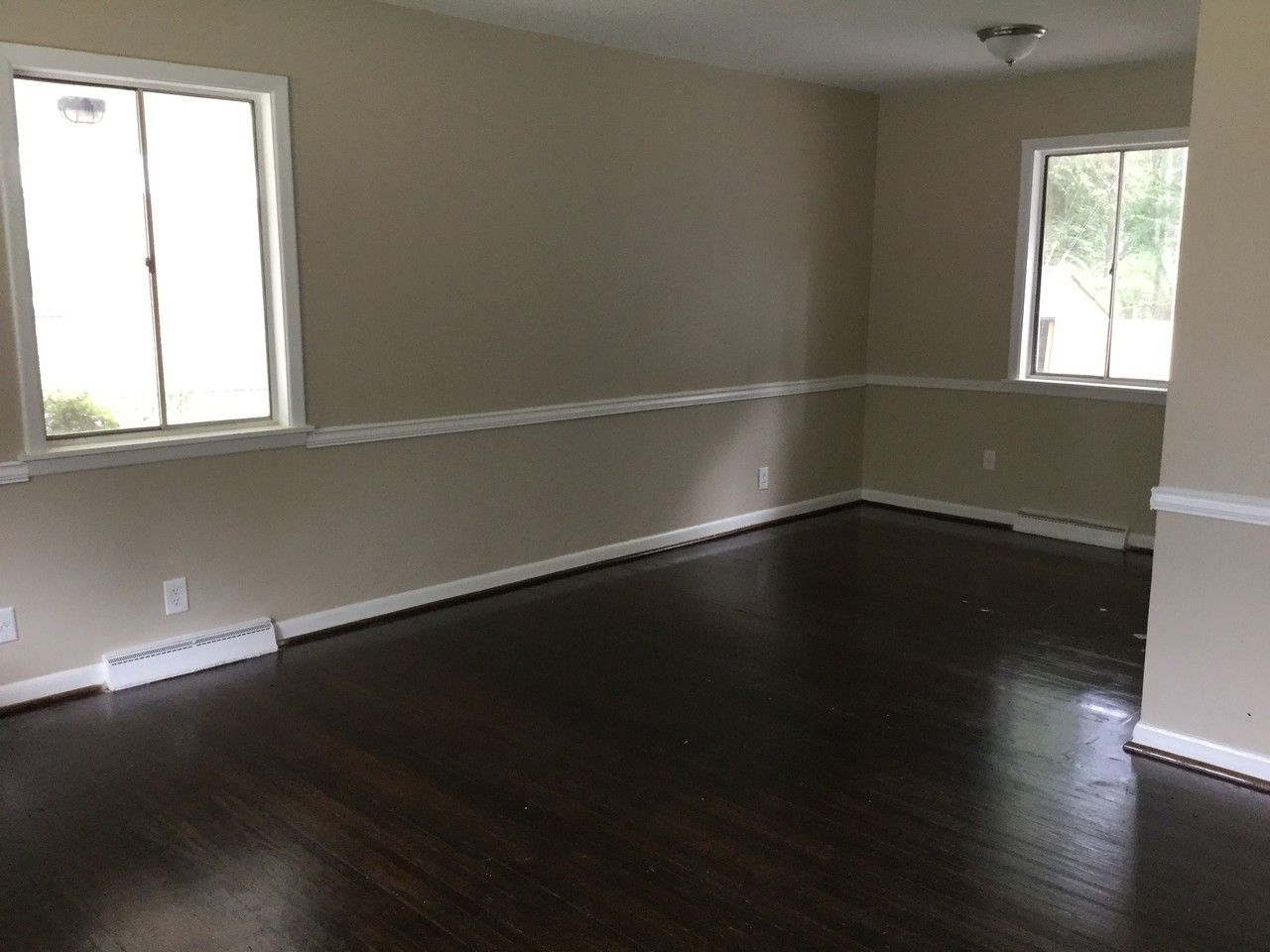 9812 Maple Ln - Photo 2 of 12