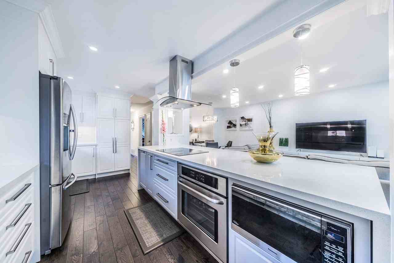 22 Dellbrook Crescent - Photo 2 of 13