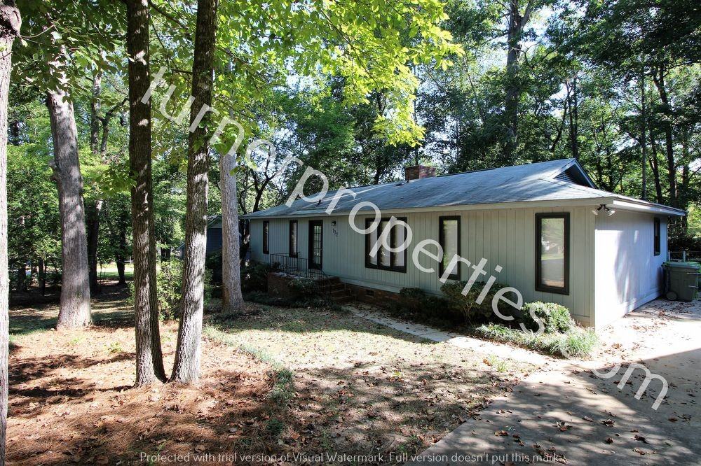132 Beechwood Ln - Photo 2 of 26