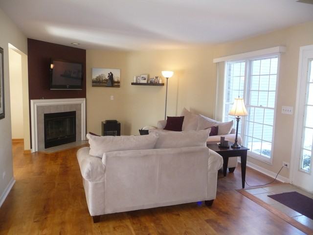 725 Daybreak Ln - Photo 3 of 12