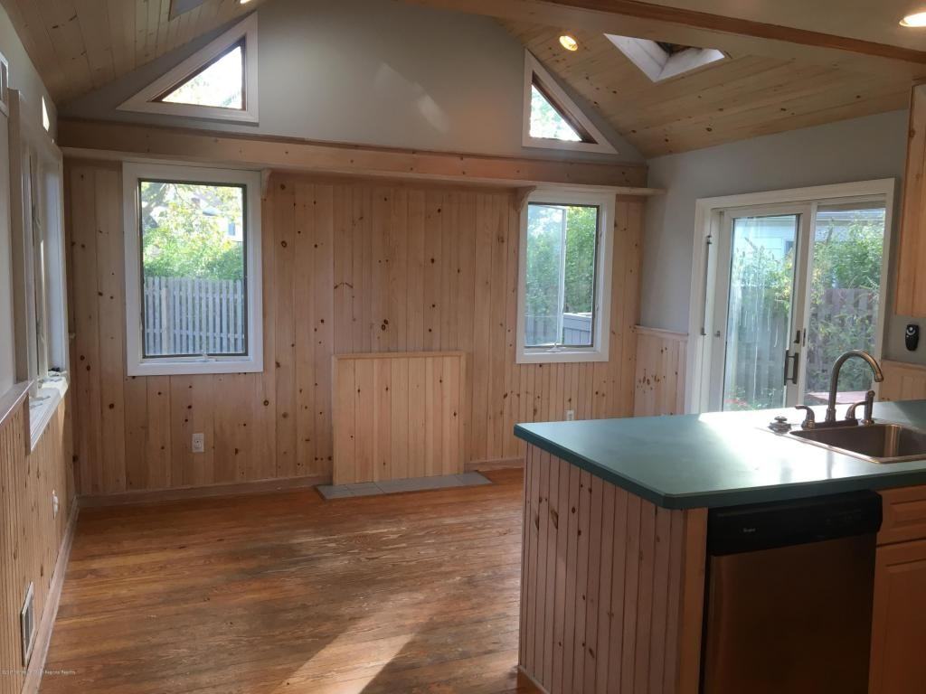 901 Woodcrest Dr - Photo 2 of 17