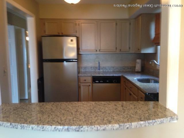 135 1st St #1A - Photo 3 of 22