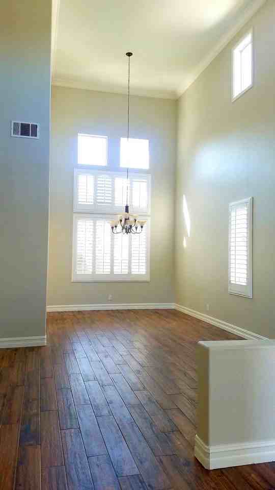 8804 East Crestview Lane - Photo 6 of 45