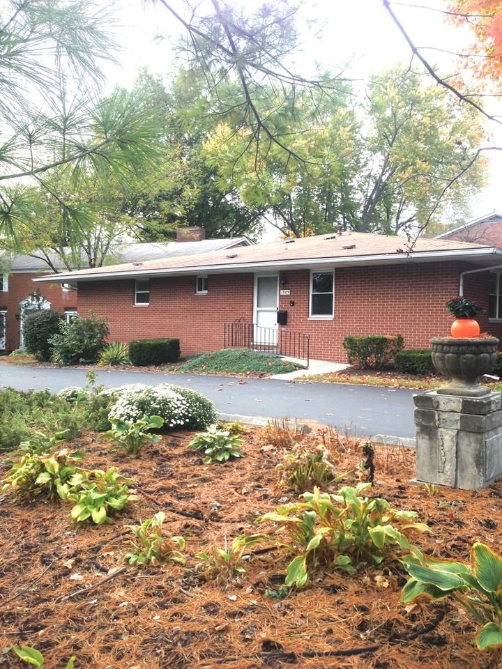 1587 Roxbury Rd - Photo 2 of 2