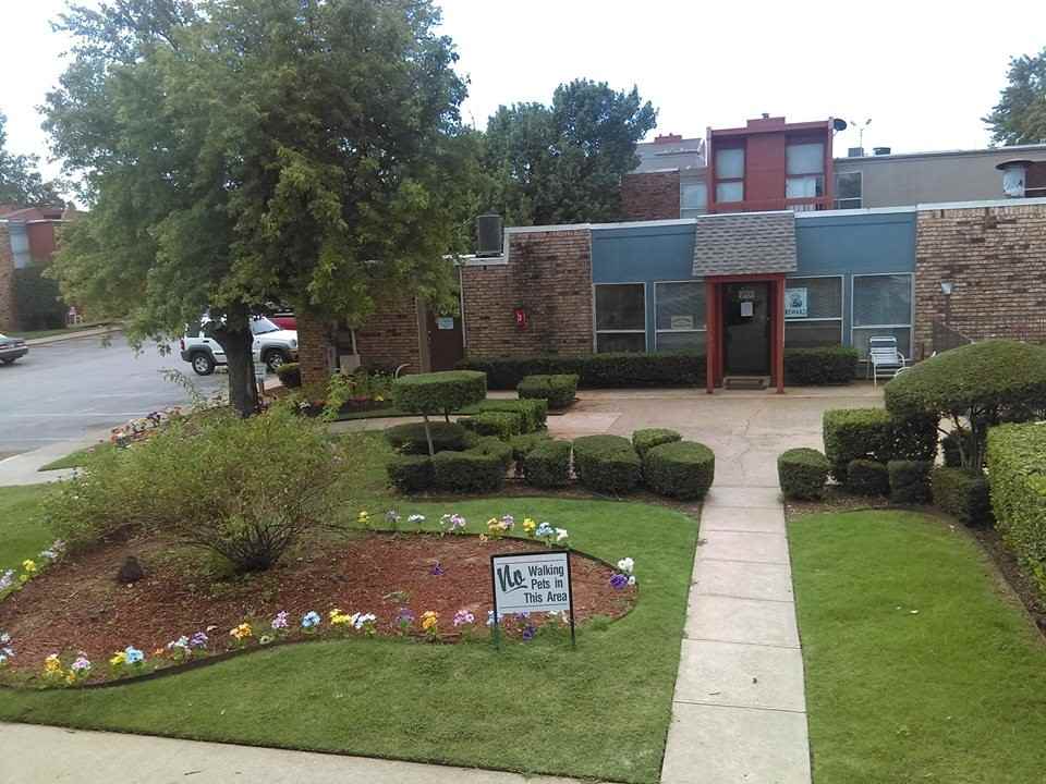 Midwest Pointe Apartments for Rent 403 W Silverwood Dr, Midwest City