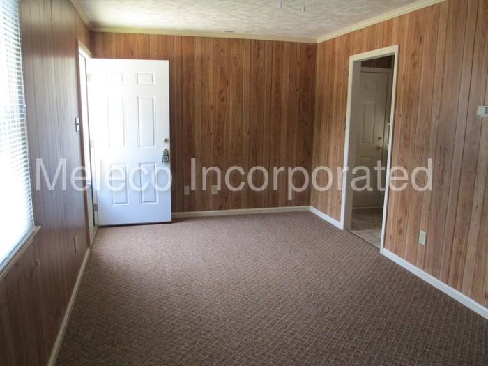 1513 3rd Ave - Photo 2 of 7