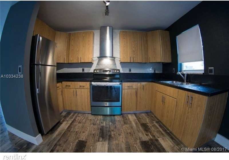 5517 Wiley St - Photo 2 of 6