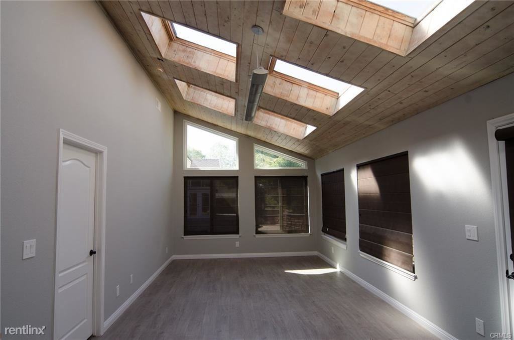 618 Martin Way - Photo 3 of 25