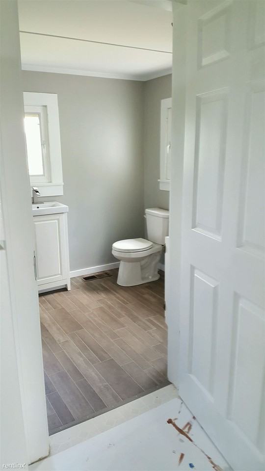 3776 W 300 N - Photo 2 of 6